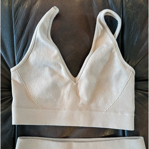 ✨EVERLANE Knit Ribbed Performance Legging & Sports Bra Set - Picture 4 of 13